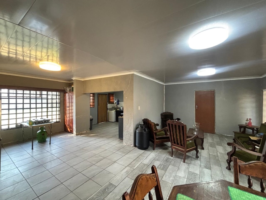 4 Bedroom Property for Sale in Roosheuwel North West